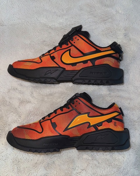 RTFKT x Nike Dunk Grailify (3).jpg